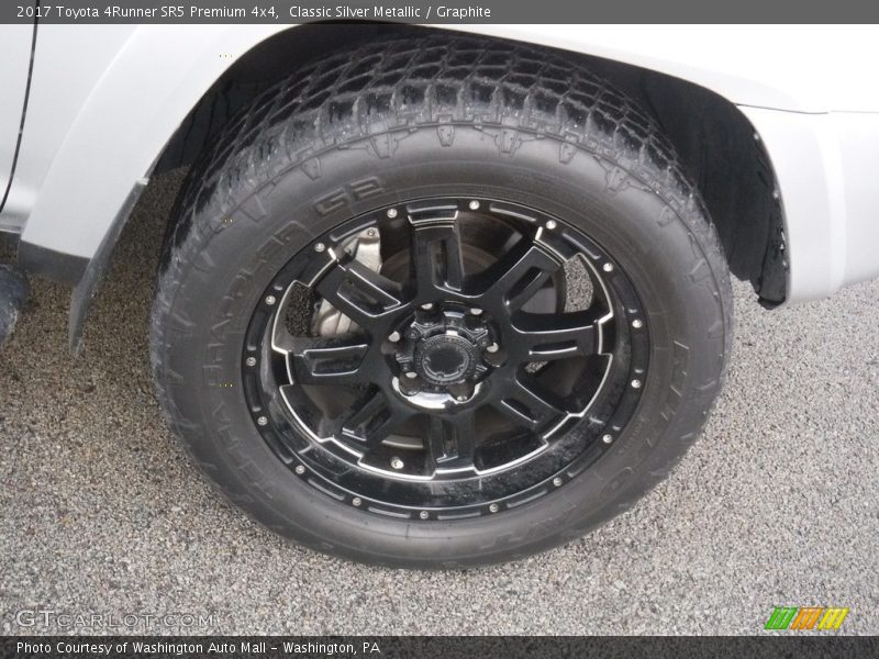 Classic Silver Metallic / Graphite 2017 Toyota 4Runner SR5 Premium 4x4