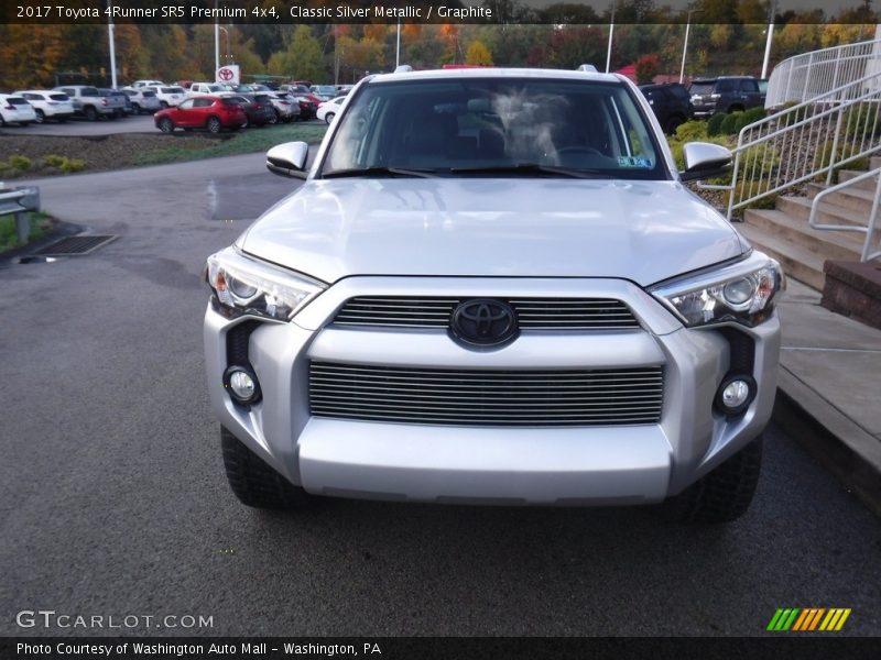 Classic Silver Metallic / Graphite 2017 Toyota 4Runner SR5 Premium 4x4