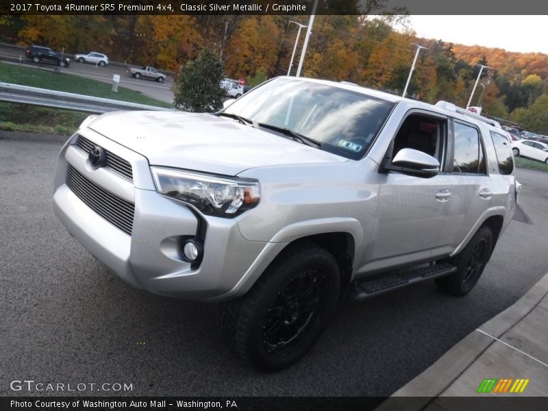 Classic Silver Metallic / Graphite 2017 Toyota 4Runner SR5 Premium 4x4