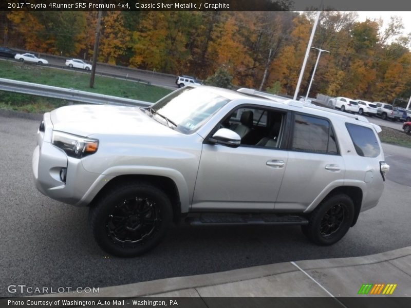 Classic Silver Metallic / Graphite 2017 Toyota 4Runner SR5 Premium 4x4