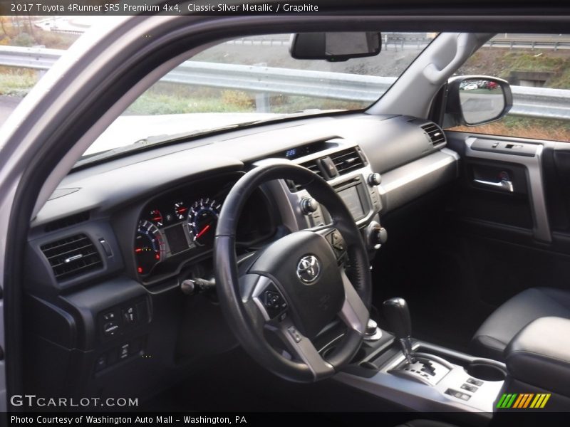 Classic Silver Metallic / Graphite 2017 Toyota 4Runner SR5 Premium 4x4