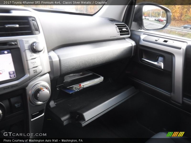 Classic Silver Metallic / Graphite 2017 Toyota 4Runner SR5 Premium 4x4