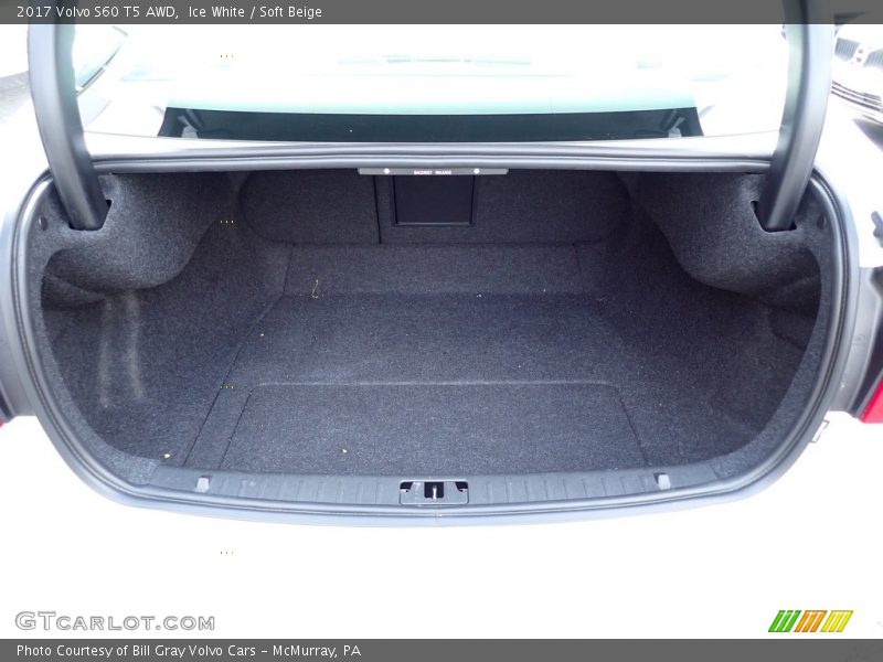  2017 S60 T5 AWD Trunk