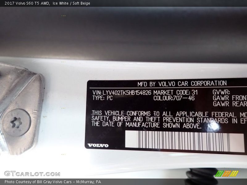 Ice White / Soft Beige 2017 Volvo S60 T5 AWD