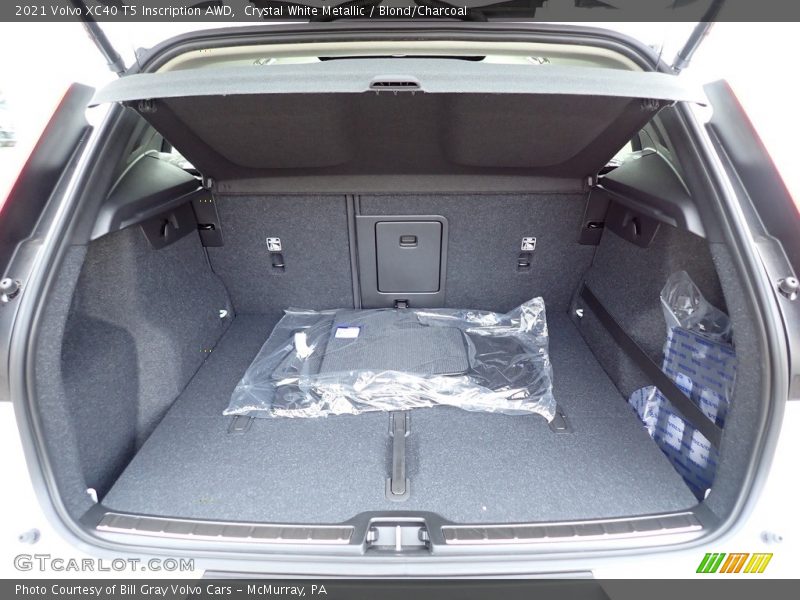  2021 XC40 T5 Inscription AWD Trunk