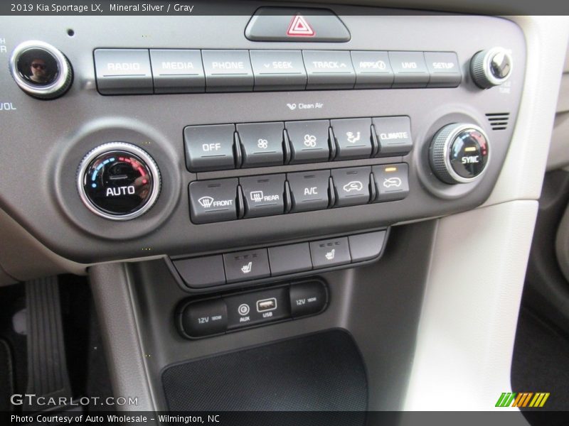 Mineral Silver / Gray 2019 Kia Sportage LX