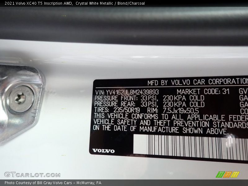 Crystal White Metallic / Blond/Charcoal 2021 Volvo XC40 T5 Inscription AWD