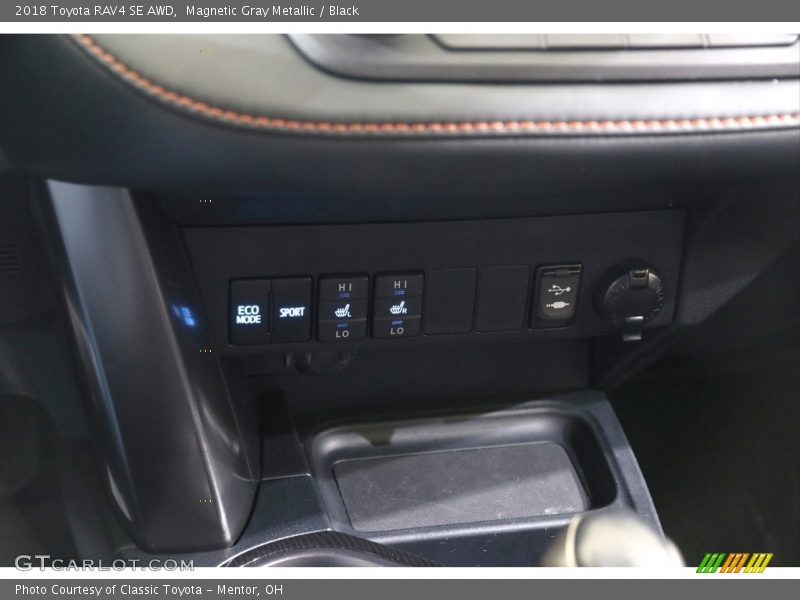 Magnetic Gray Metallic / Black 2018 Toyota RAV4 SE AWD