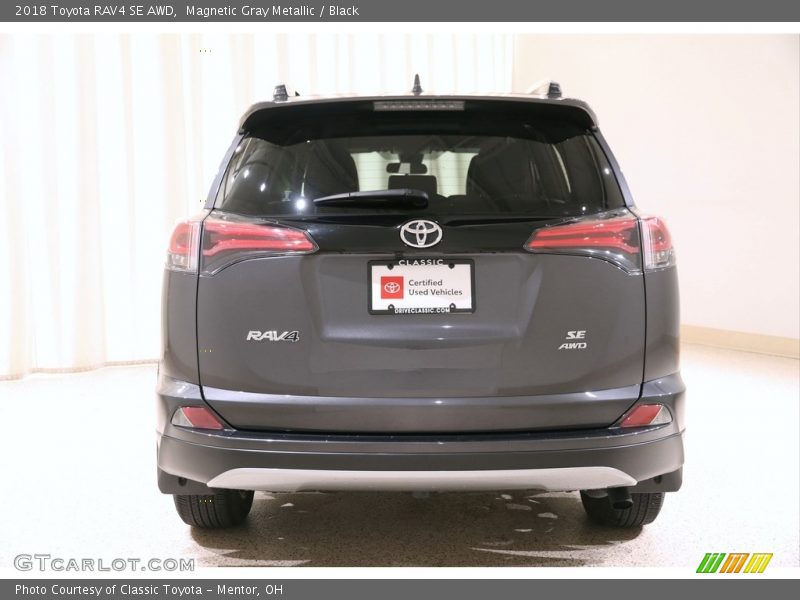Magnetic Gray Metallic / Black 2018 Toyota RAV4 SE AWD