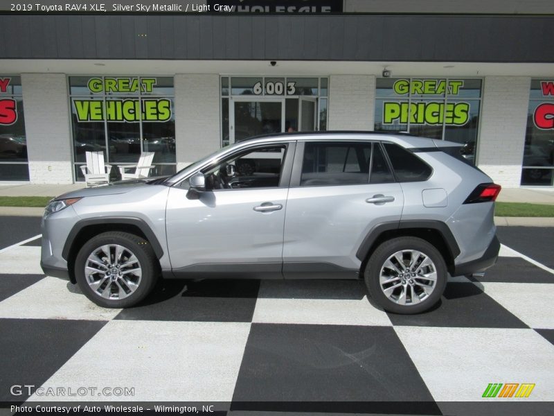Silver Sky Metallic / Light Gray 2019 Toyota RAV4 XLE
