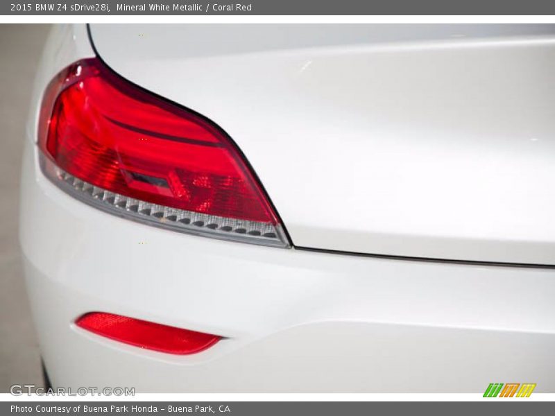 Mineral White Metallic / Coral Red 2015 BMW Z4 sDrive28i