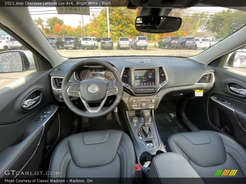 Bright White / Black 2021 Jeep Cherokee Latitude Lux 4x4