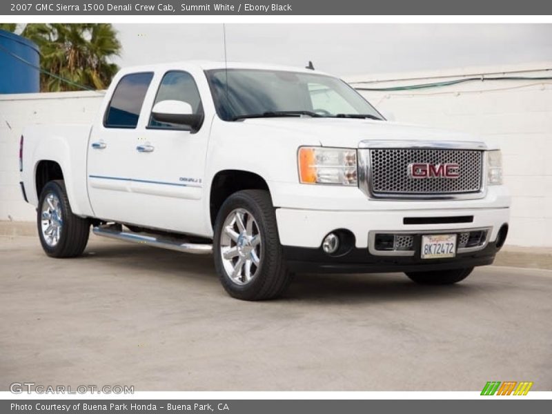 Front 3/4 View of 2007 Sierra 1500 Denali Crew Cab