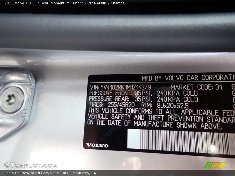 Bright Silver Metallic / Charcoal 2021 Volvo XC60 T5 AWD Momentum