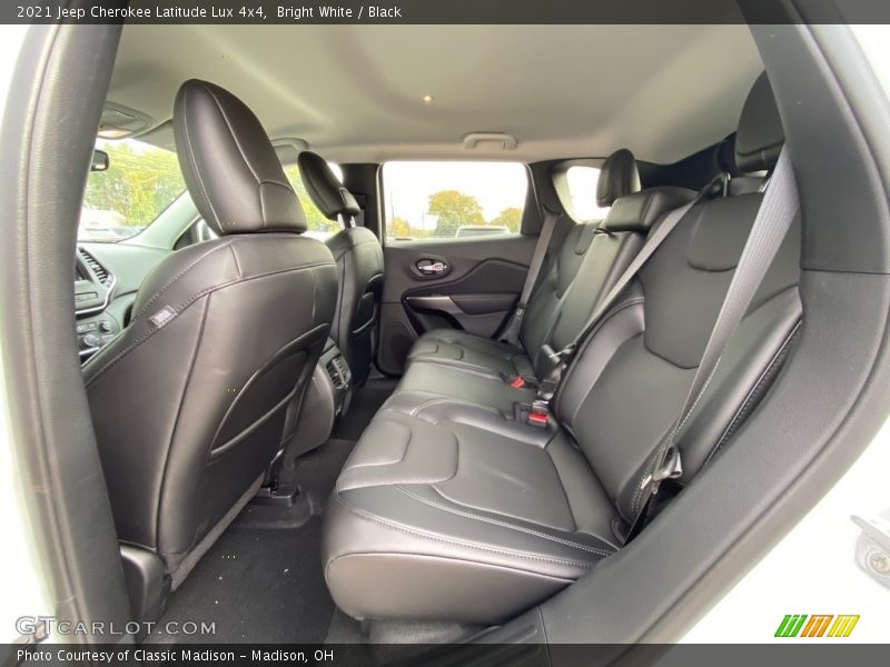 Bright White / Black 2021 Jeep Cherokee Latitude Lux 4x4