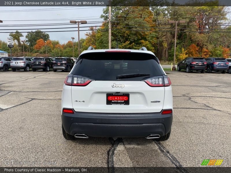 Bright White / Black 2021 Jeep Cherokee Latitude Lux 4x4