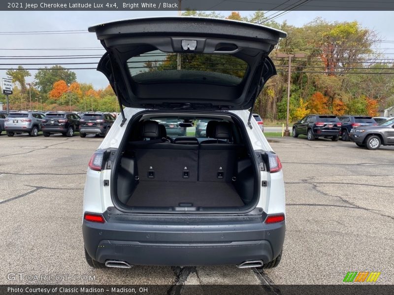 Bright White / Black 2021 Jeep Cherokee Latitude Lux 4x4