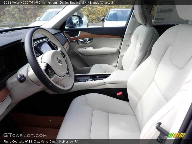 Front Seat of 2021 XC90 T6 AWD Momentum