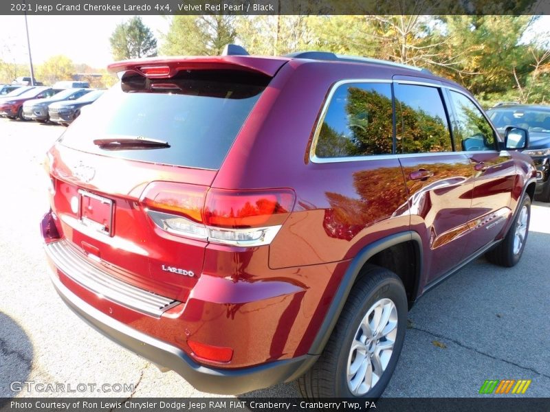 Velvet Red Pearl / Black 2021 Jeep Grand Cherokee Laredo 4x4