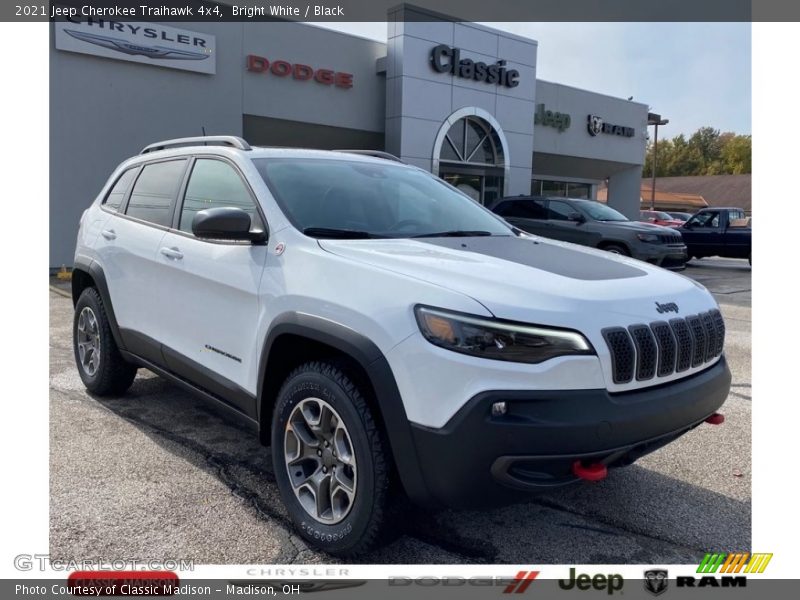 Bright White / Black 2021 Jeep Cherokee Traihawk 4x4