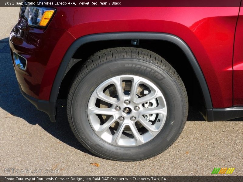 Velvet Red Pearl / Black 2021 Jeep Grand Cherokee Laredo 4x4