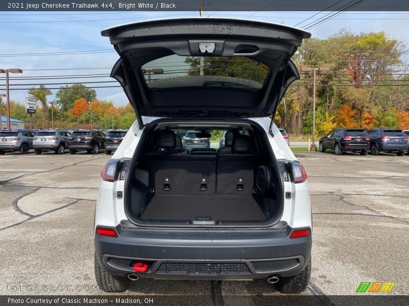 Bright White / Black 2021 Jeep Cherokee Traihawk 4x4