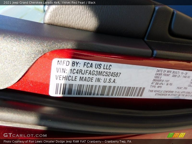 Velvet Red Pearl / Black 2021 Jeep Grand Cherokee Laredo 4x4