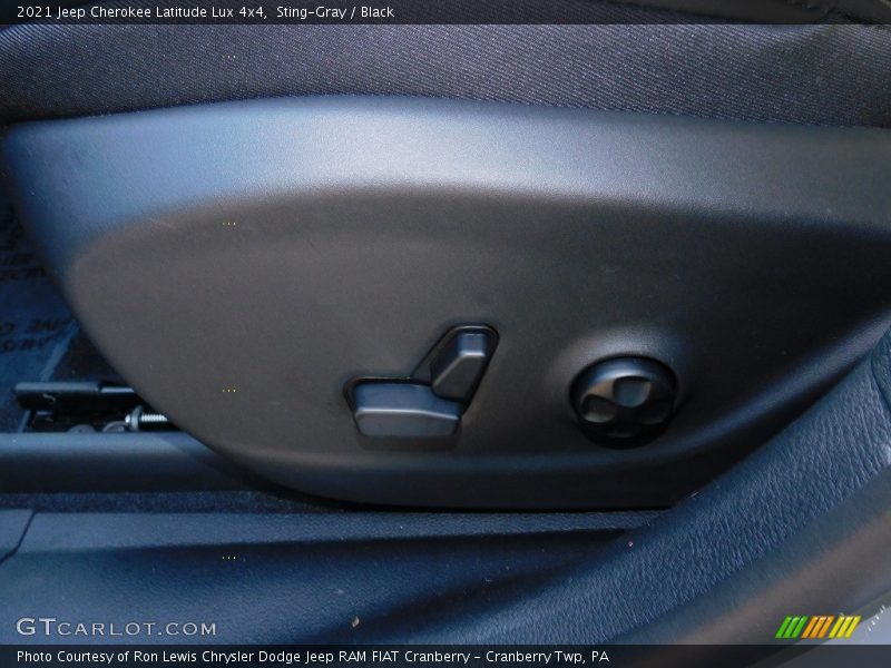 Sting-Gray / Black 2021 Jeep Cherokee Latitude Lux 4x4