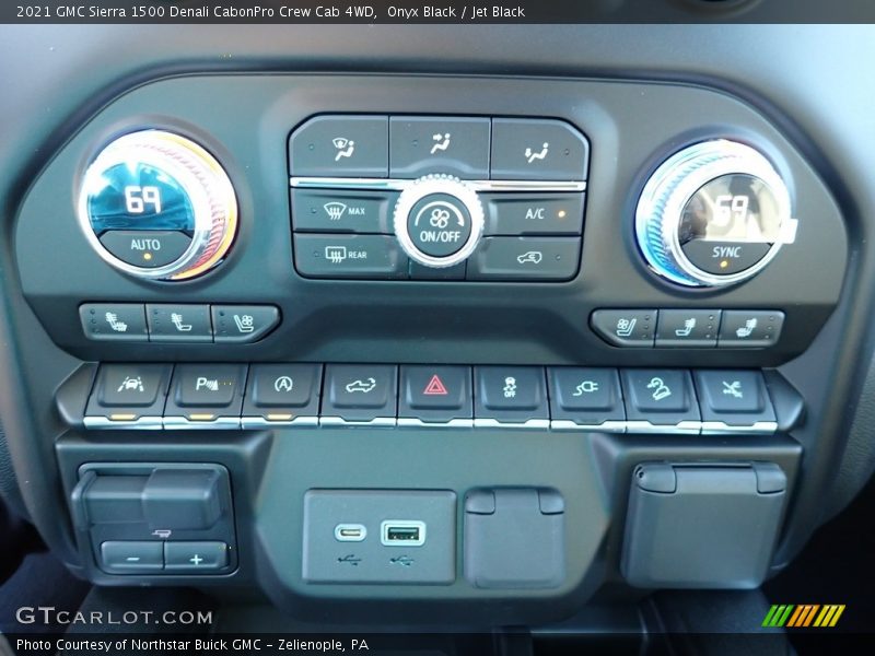 Controls of 2021 Sierra 1500 Denali CabonPro Crew Cab 4WD