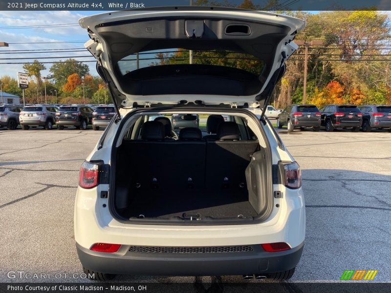 White / Black 2021 Jeep Compass Altitude 4x4