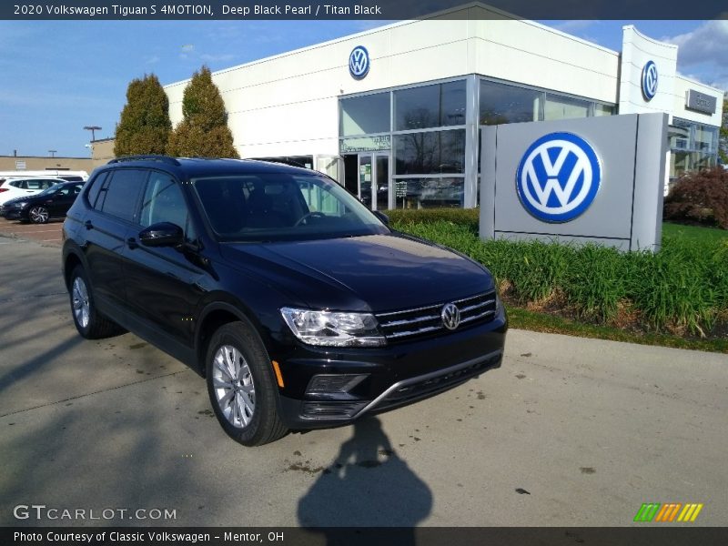 Deep Black Pearl / Titan Black 2020 Volkswagen Tiguan S 4MOTION