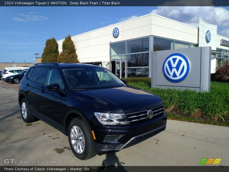Deep Black Pearl / Titan Black 2020 Volkswagen Tiguan S 4MOTION