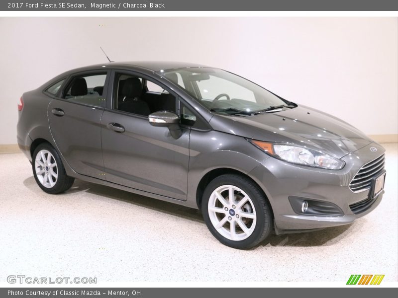Magnetic / Charcoal Black 2017 Ford Fiesta SE Sedan