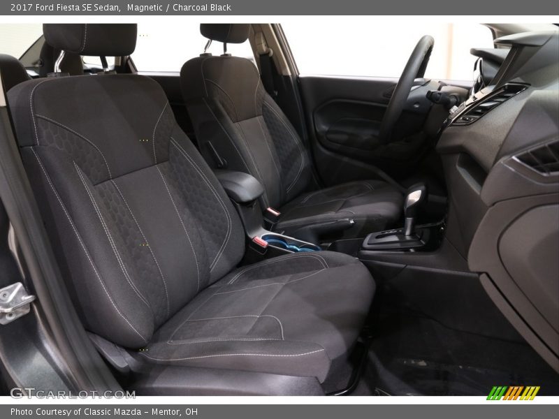 Magnetic / Charcoal Black 2017 Ford Fiesta SE Sedan