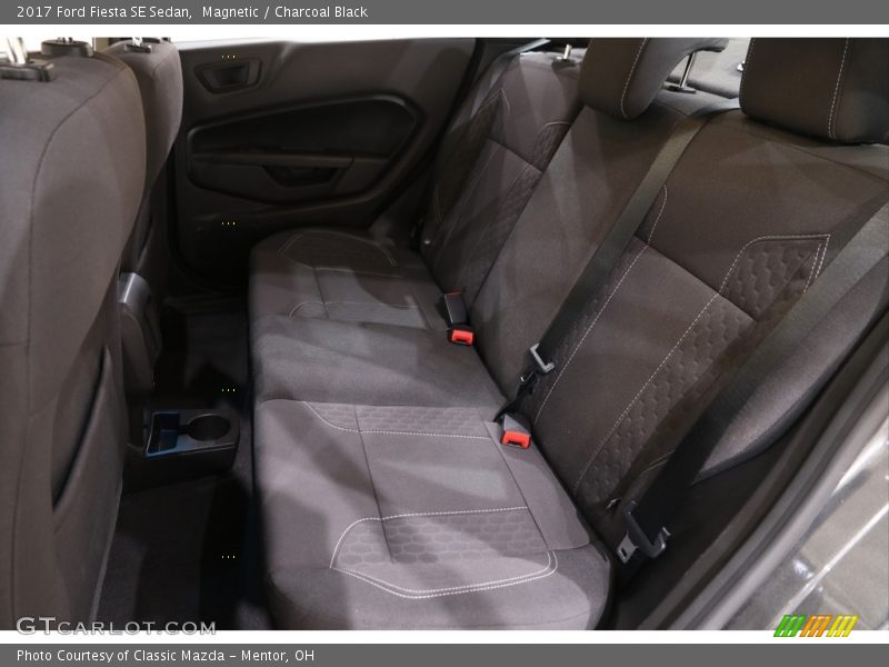 Magnetic / Charcoal Black 2017 Ford Fiesta SE Sedan