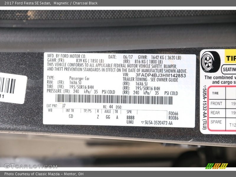 Magnetic / Charcoal Black 2017 Ford Fiesta SE Sedan