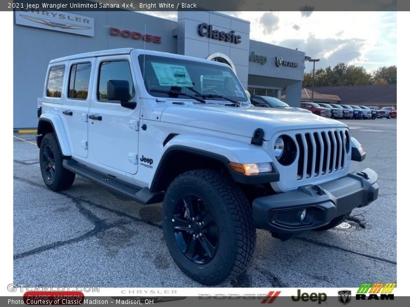 Bright White / Black 2021 Jeep Wrangler Unlimited Sahara 4x4