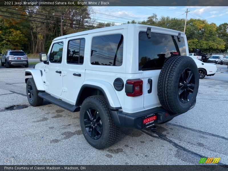 Bright White / Black 2021 Jeep Wrangler Unlimited Sahara 4x4