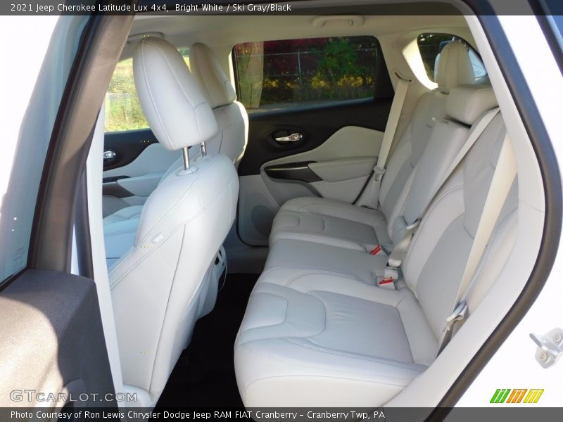Bright White / Ski Gray/Black 2021 Jeep Cherokee Latitude Lux 4x4