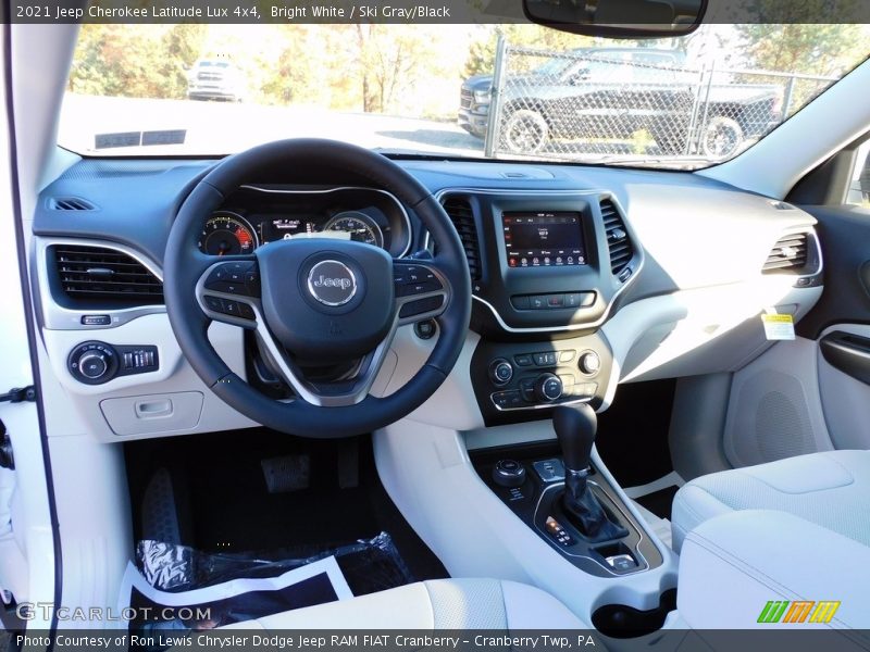 Bright White / Ski Gray/Black 2021 Jeep Cherokee Latitude Lux 4x4