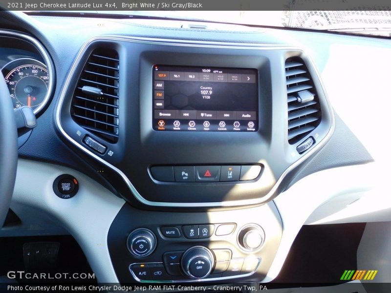 Bright White / Ski Gray/Black 2021 Jeep Cherokee Latitude Lux 4x4