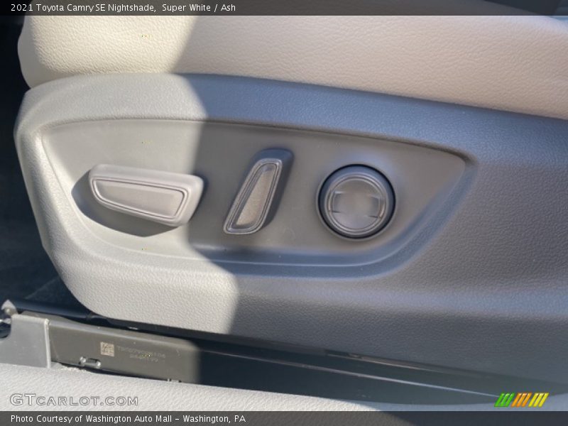 Super White / Ash 2021 Toyota Camry SE Nightshade