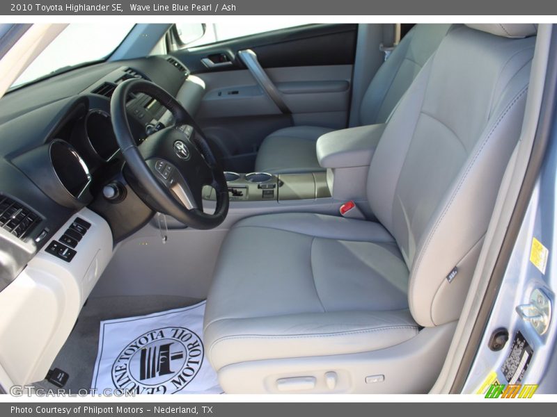  2010 Highlander SE Ash Interior