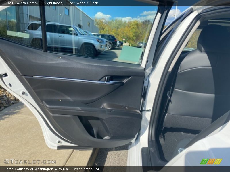Super White / Black 2021 Toyota Camry SE Nightshade