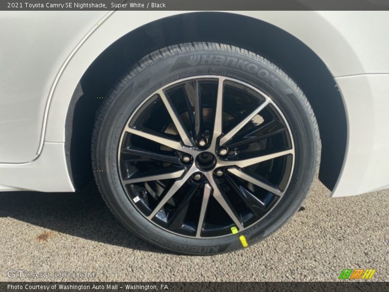 Super White / Black 2021 Toyota Camry SE Nightshade