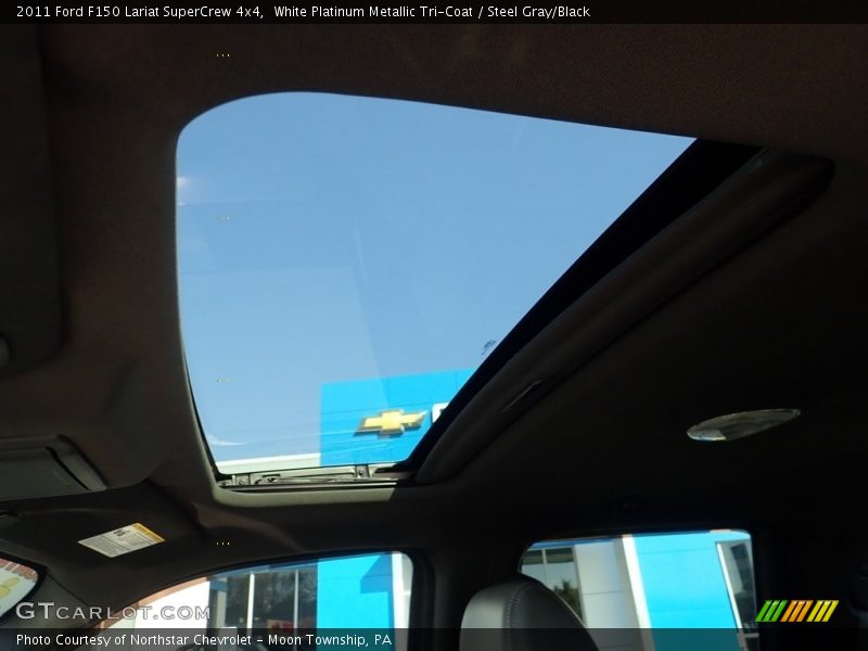 White Platinum Metallic Tri-Coat / Steel Gray/Black 2011 Ford F150 Lariat SuperCrew 4x4