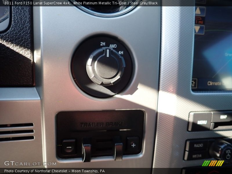 White Platinum Metallic Tri-Coat / Steel Gray/Black 2011 Ford F150 Lariat SuperCrew 4x4