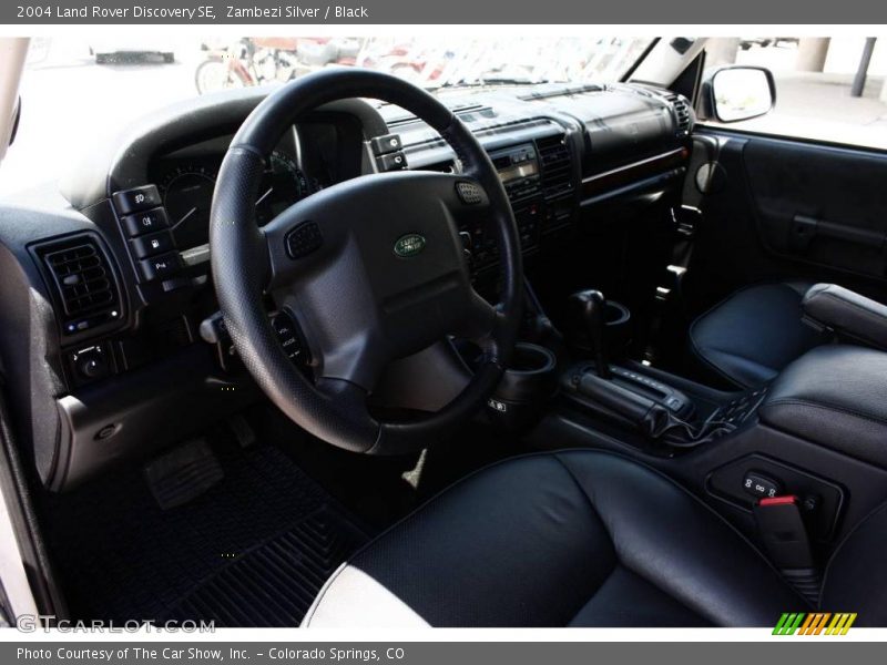 Zambezi Silver / Black 2004 Land Rover Discovery SE