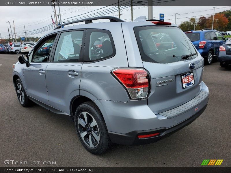 Ice Silver Metallic / Black 2017 Subaru Forester 2.5i