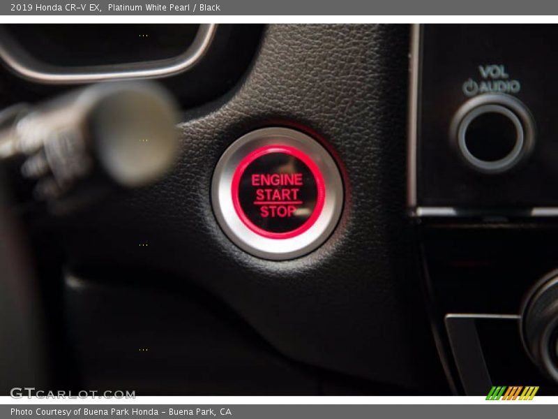 Platinum White Pearl / Black 2019 Honda CR-V EX